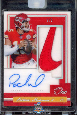 2018 Panini One Patrick Mahomes Red Jersey Patch Auto Platinum #129 2 of 5 Ungraded
