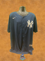 Derek Jeter Signed Jersey with Authentication