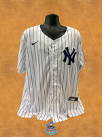 Derek Jeter Signed Jersey with Authentication