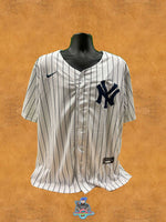 Derek Jeter Signed Jersey with Authentication